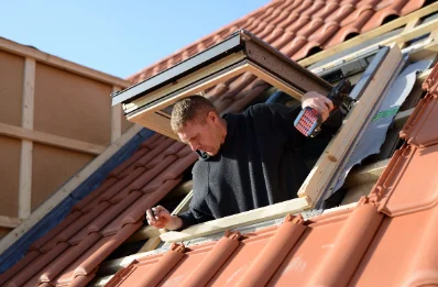Pose de fenêtres de toit Velux à Felzins